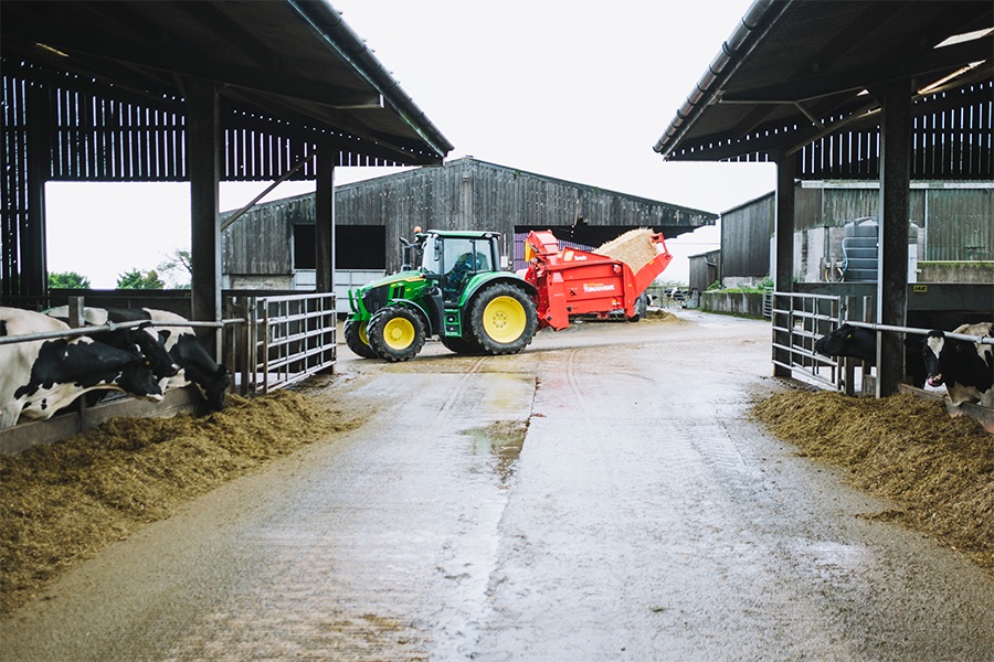 6200P Tomahawk auf dem Bauernhof